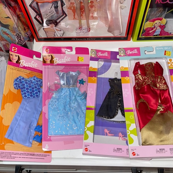 Barbie clothes 4 lot - Picture 1 of 5